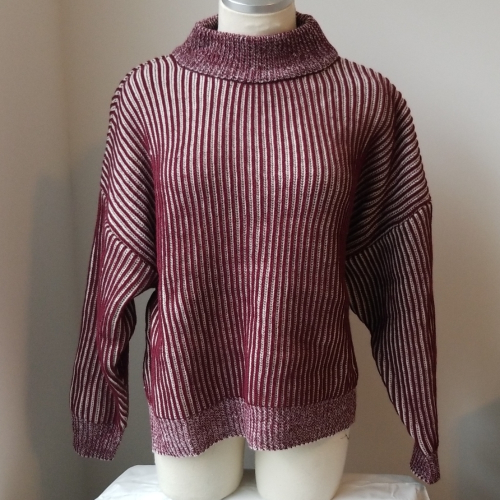 Burgundy sweater with side slits